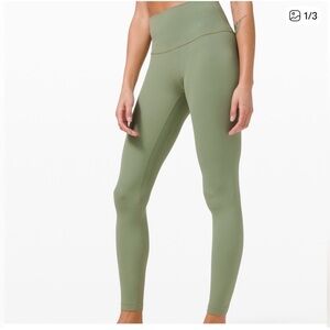 Lululemon Athletica light sage olive green/ willow 28” size 2 Align Leggings